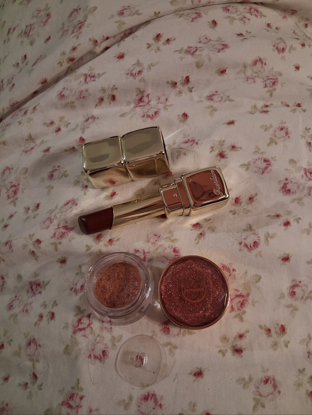 GUERLAIN LIPSTICK AND CHATLOTTE TILBURY EYESHADOW